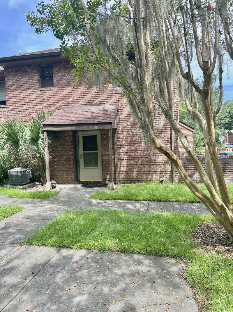 4321 Great Oak Dr, North Charleston, SC 29418