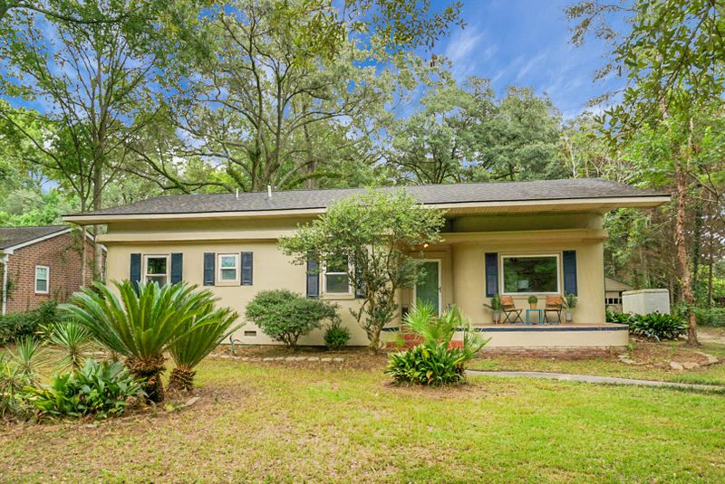 1015 Dennis Dr, Hanahan, SC 29410