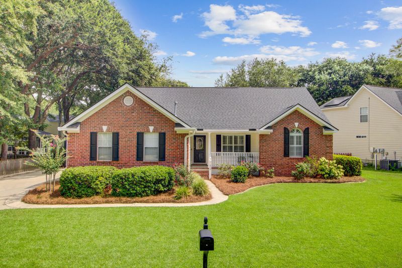 512 Planters Trace Dr, Charleston, SC 29412