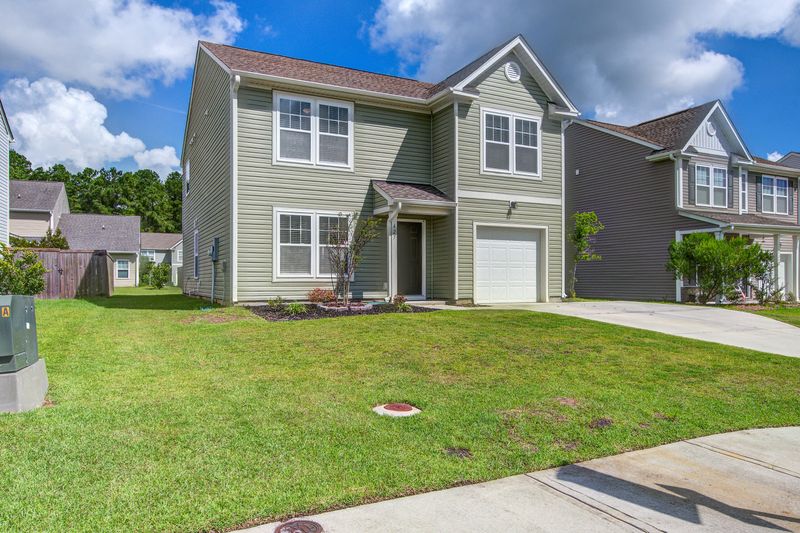 427 Thoroughbred Dr, Moncks Corner, SC 29461
