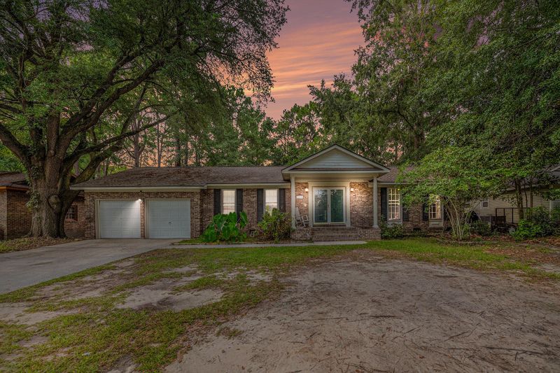 110 Three Iron Dr, Summerville, SC 29483