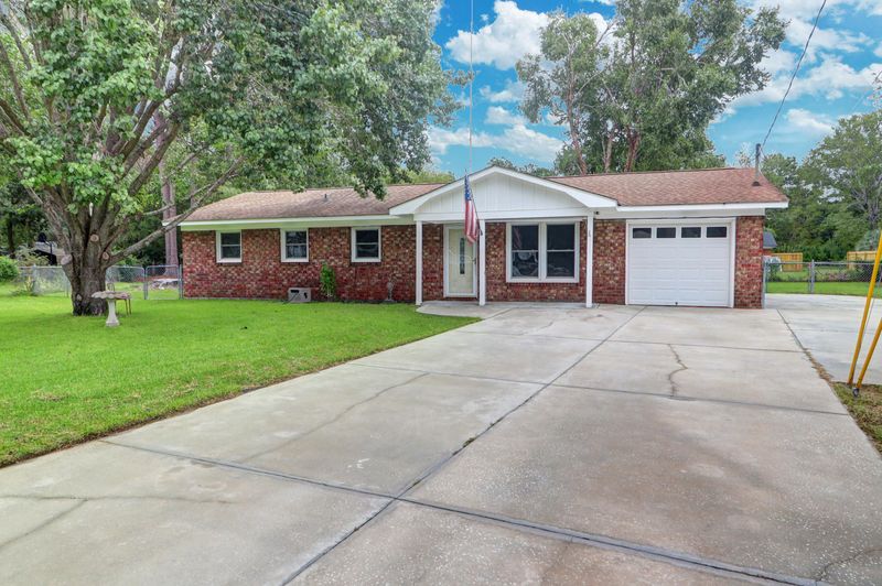 108 Robin Ct, Summerville, SC 29485