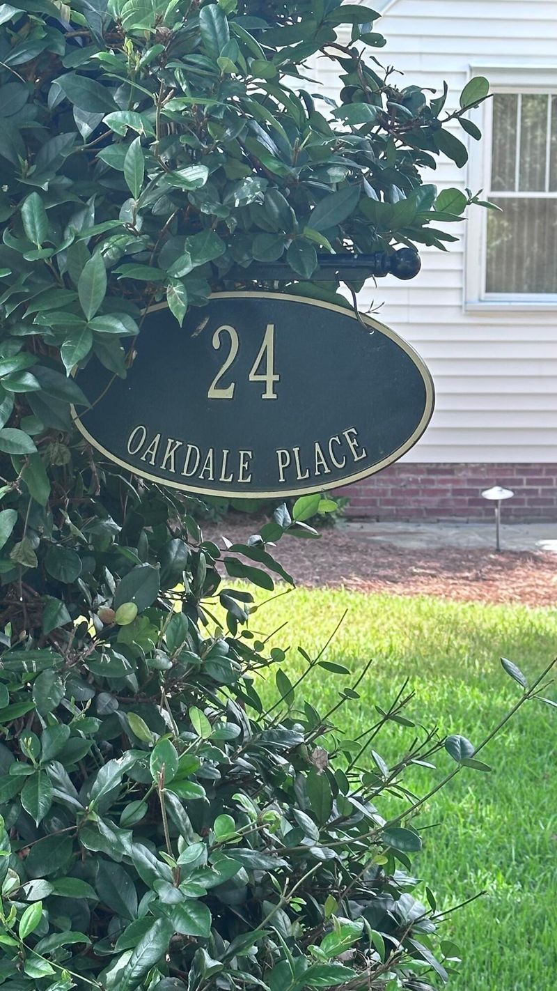 24 Oakdale Pl, Charleston, SC 29407