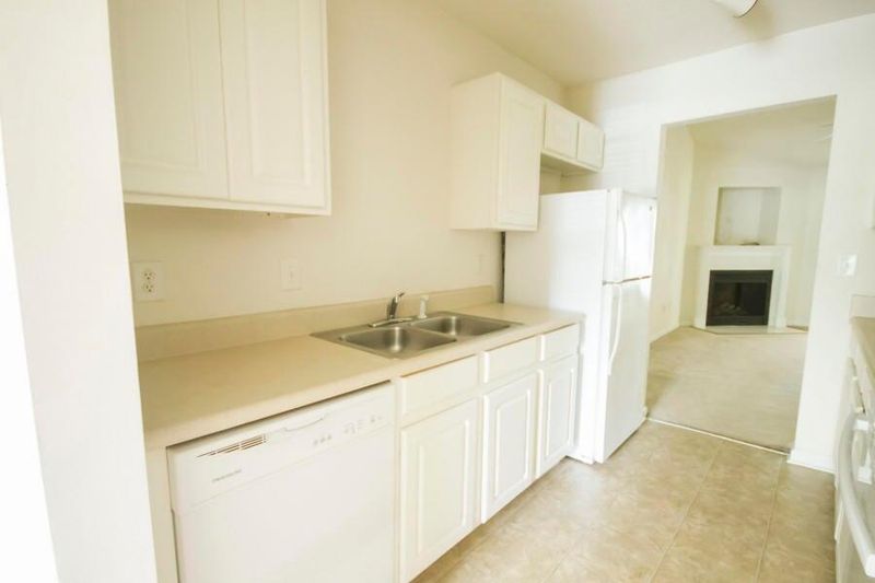 8025 Vermont Rd, North Charleston, SC 29418