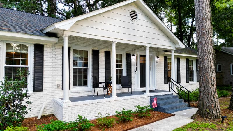301 Stratford Dr, Summerville, SC 29485