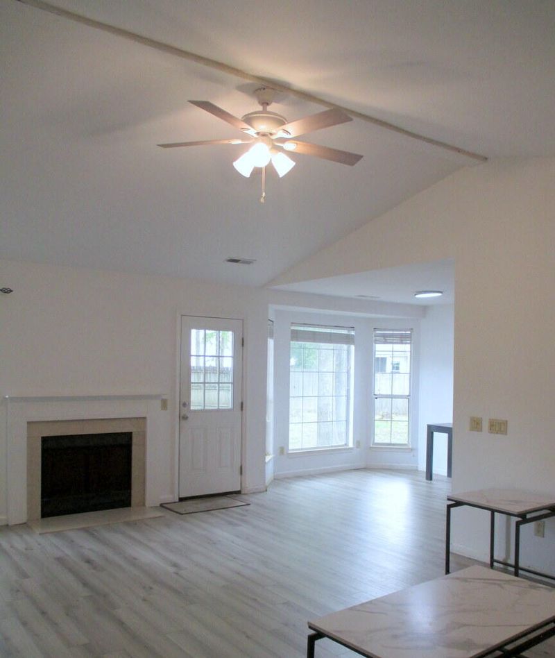 8404 Battle Forest Dr, North Charleston, SC 29420
