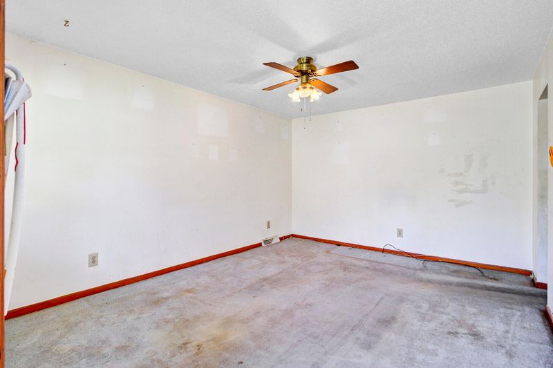 4439 Kindlewood Dr, Ladson, SC 29456