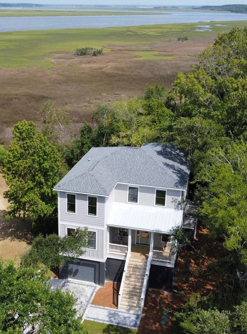 2038 Riverbend Dr, Charleston, SC 29412
