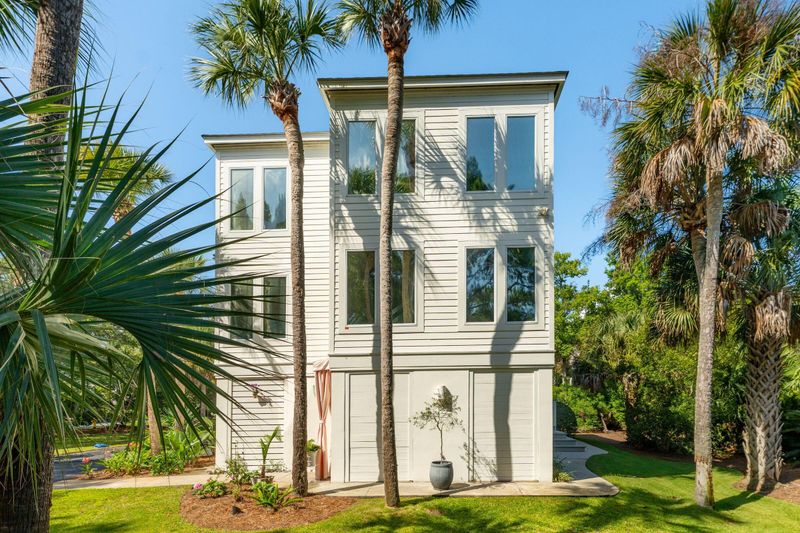 23 Fairway Village Ln, Isle Of Palms, SC 29451