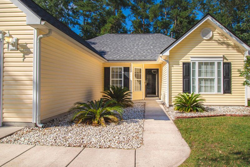 114 Moon Shadow Ln, Summerville, SC 29485