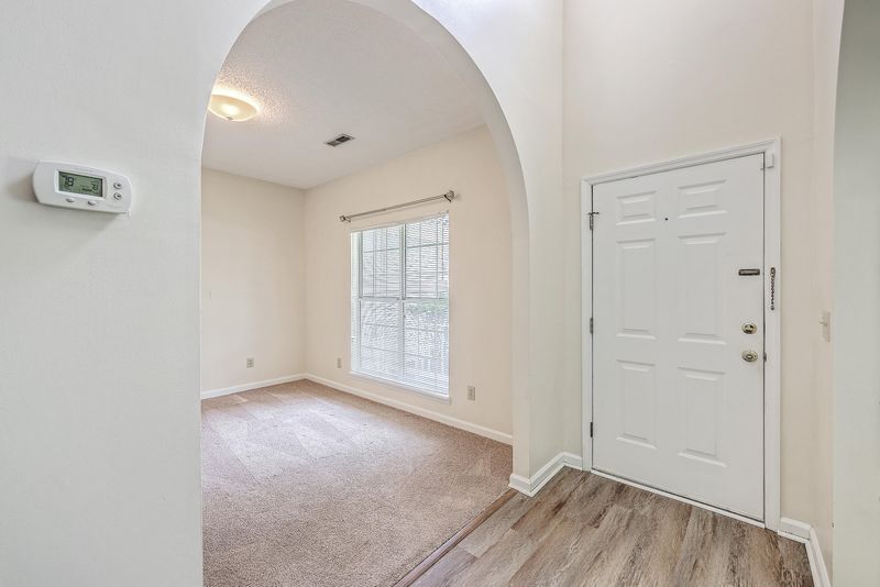 1941 Oak Tree Ln, Mount Pleasant, SC 29464