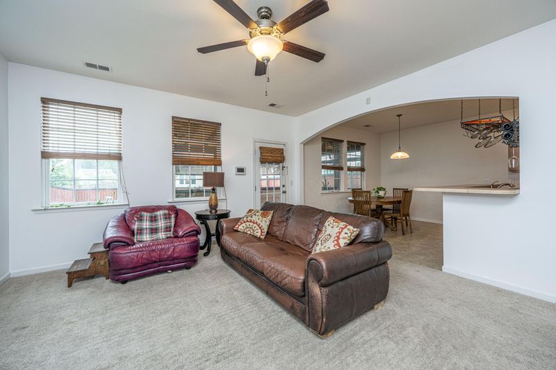 207 Swamp Creek Ln, Moncks Corner, SC 29461