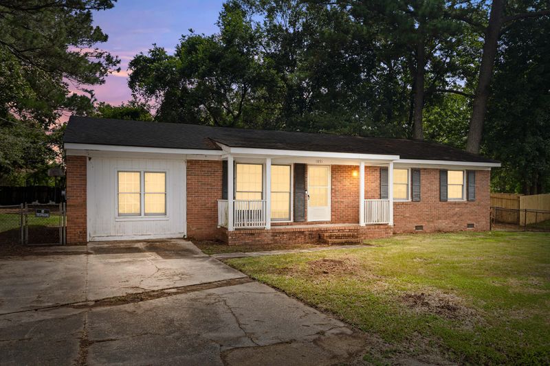 1851 Mepkin Rd, Charleston, SC 29407