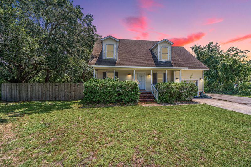 1477 Theresa Dr, Charleston, SC 29412