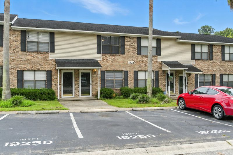 1925 Tropicana Rd #7-D, North Charleston, SC 29406