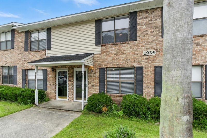1925 Tropicana Rd #7-D, North Charleston, SC 29406