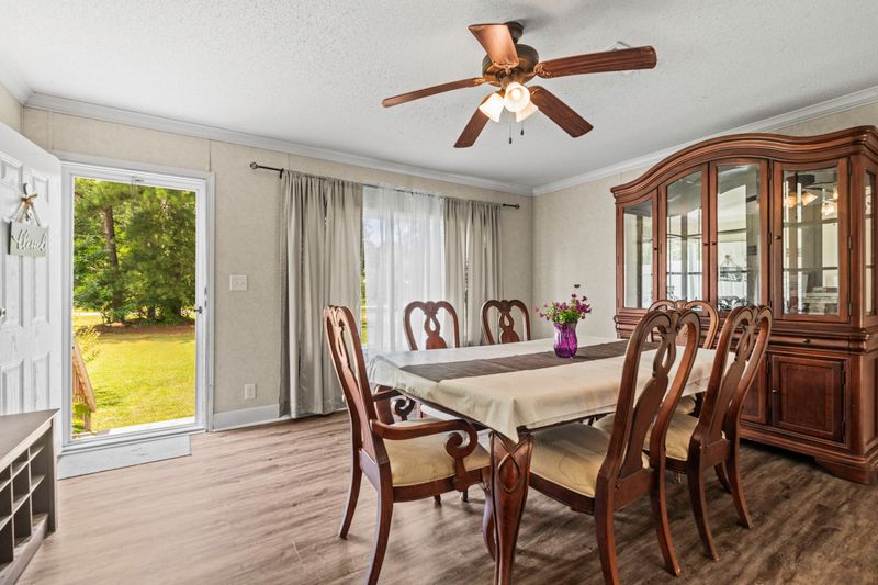 226 Swanson Dr, Summerville, SC 29483