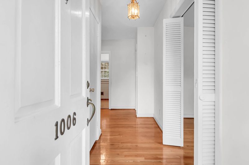 1006 Lakeview Dr, Mount Pleasant, SC 29464