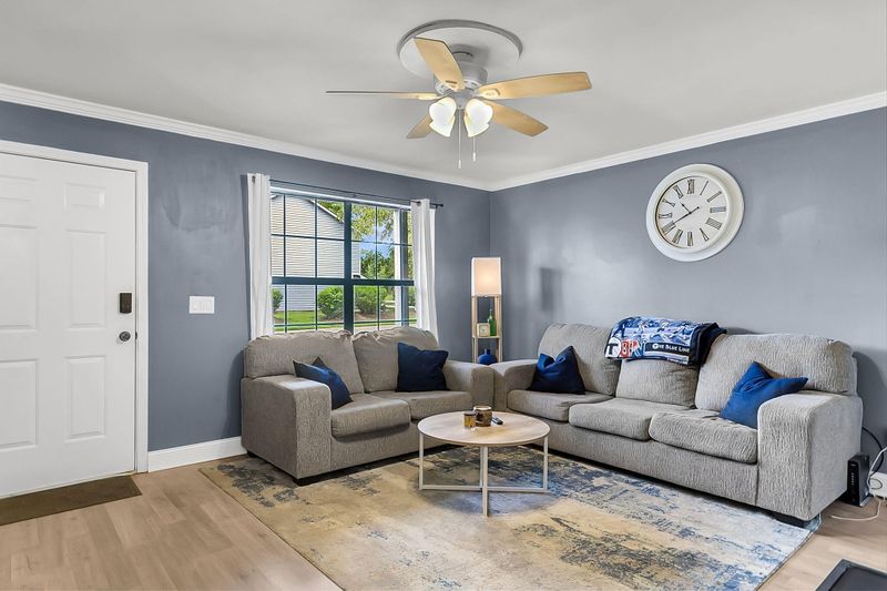 8056 Thelen St, North Charleston, SC 29406