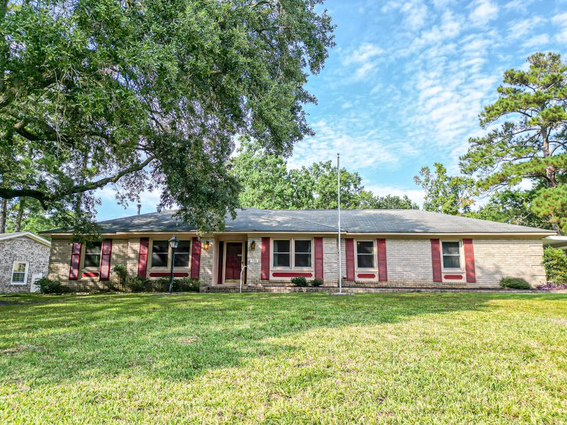8286 Delhi Rd, North Charleston, SC 29406