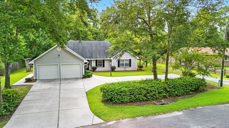 203 N Hampton St, Summerville, SC 29483