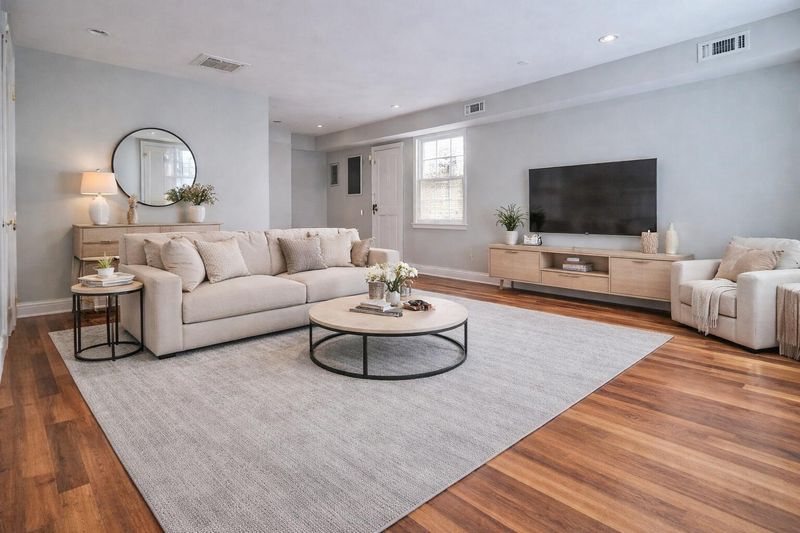 30 Poinsett St, Charleston, SC 29403