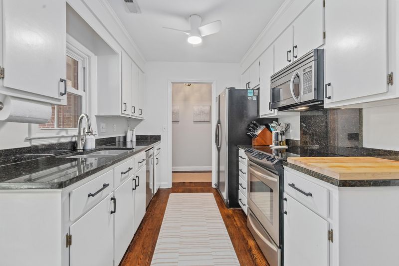 2328 Vanderbilt Dr, Charleston, SC 29414