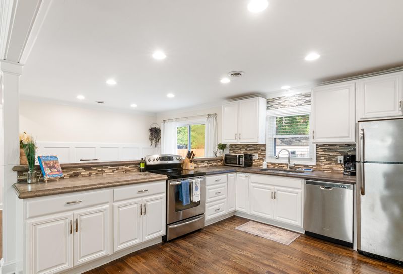 1547 Seacroft Rd, James Island, SC 29412