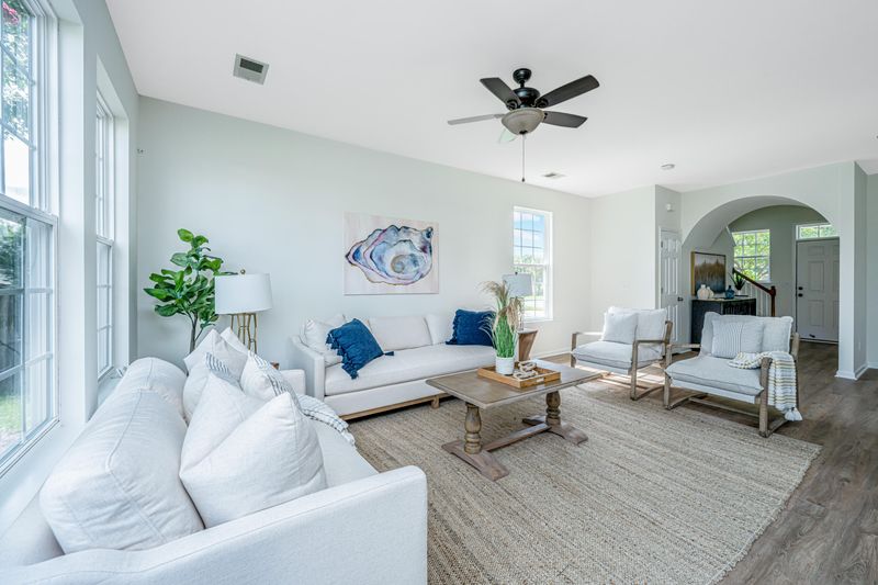 7676 Eagle Lake Rd, North Charleston, SC 29418
