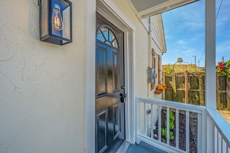 2021 Burton Ln, North Charleston, SC 29405