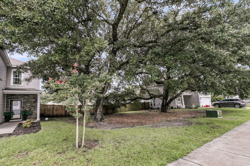 1506 Chastain Rd, Johns Island, SC 29455