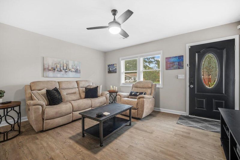 212 Gardenia St, Summerville, SC 29483