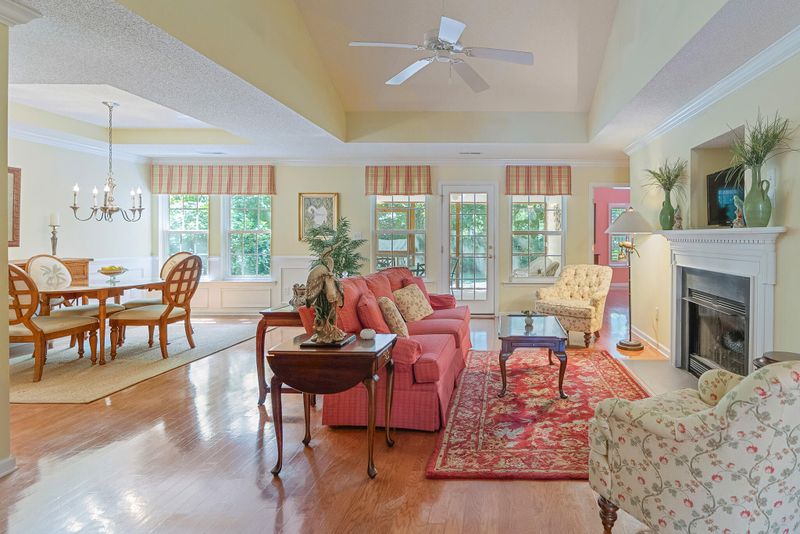 1013 Jamsie Cove Dr, Charleston, SC 29412