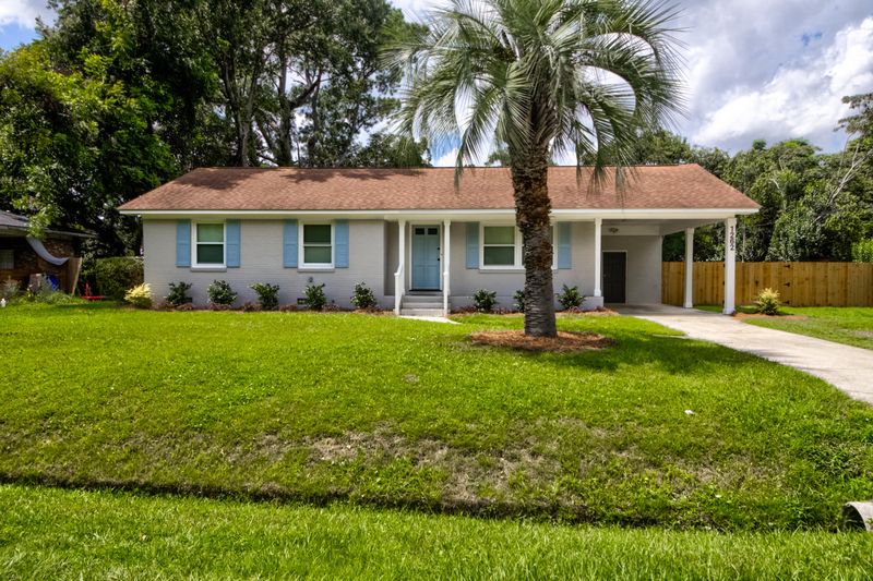 1262 Camelot Dr, Charleston, SC 29407
