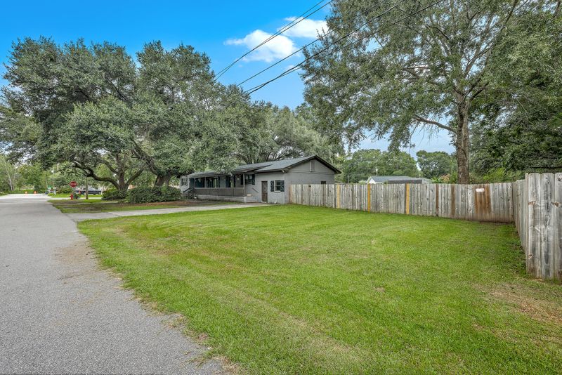 301 Morrison Dr, Goose Creek, SC 29445