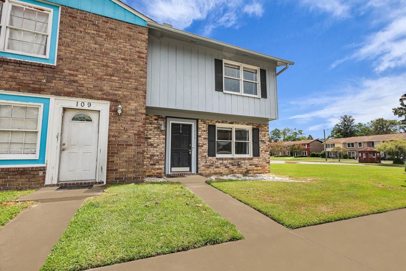 111 Bassett Ct, Goose Creek, SC 29445