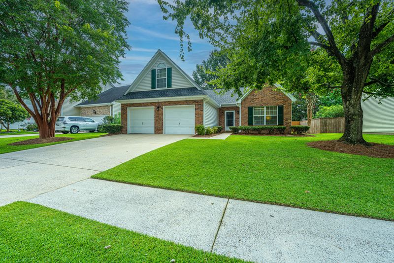 107 Guildford Dr, Goose Creek, SC 29445