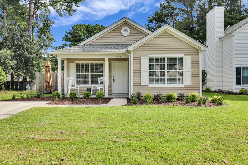 1126 Peninsula Cove Dr, Charleston, SC 29492