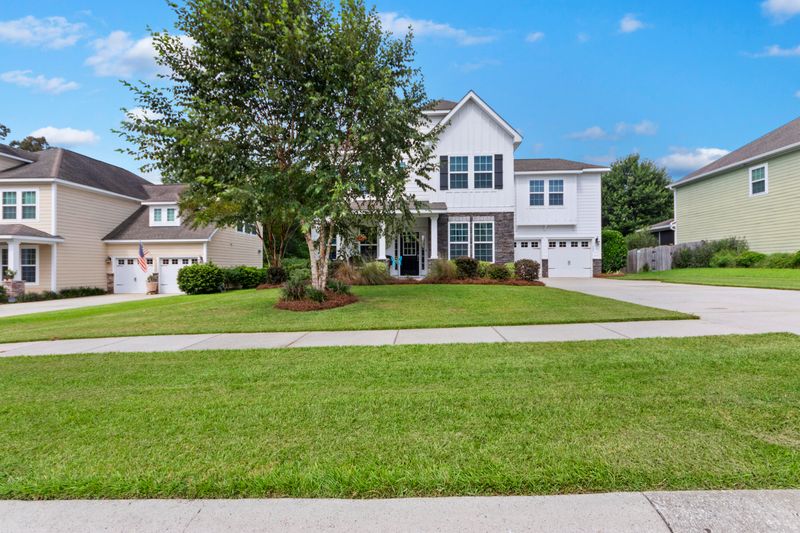 127 Stagecoach Ln, Summerville, SC 29483