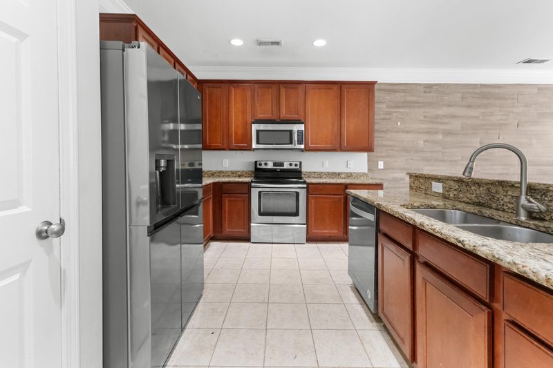 335 Sanctuary Park Dr, Summerville, SC 29486