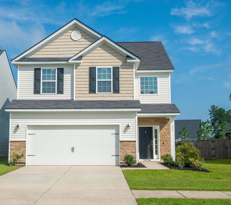 751 Redbud Ln, Summerville, SC 29483