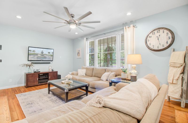 1718 Afton Ave, Charleston, SC 29407