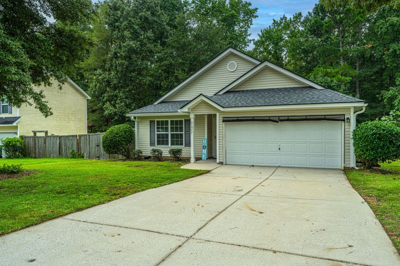 1047 Steelchase Ln, Hanahan, SC 29410