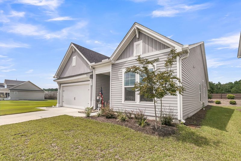 121 Winding Grove Ln, Moncks Corner, SC 29461
