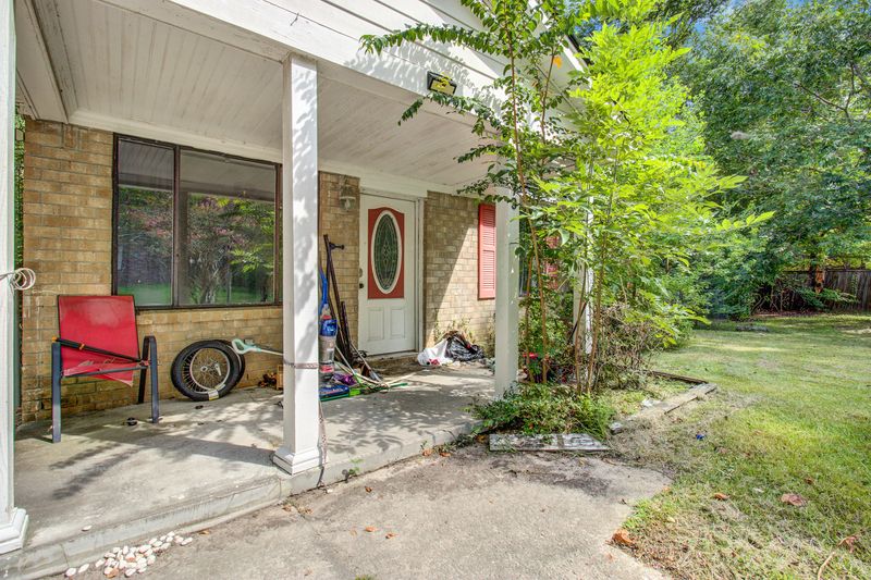 73 Oak Grove Rd, Goose Creek, SC 29445
