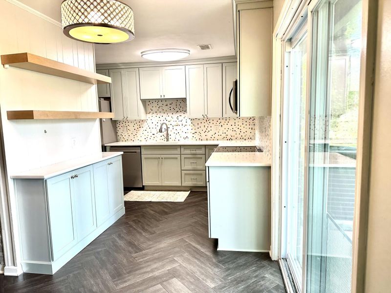1108 Maryland Dr, Ladson, SC 29456