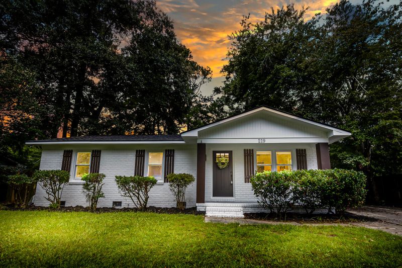 219 Birch Ln, Summerville, SC 29485
