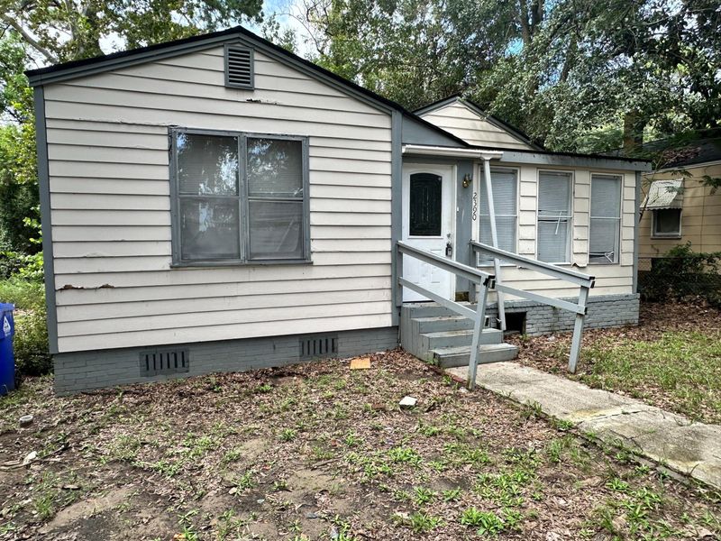 2390 Cambridge Ave, North Charleston, SC 29405
