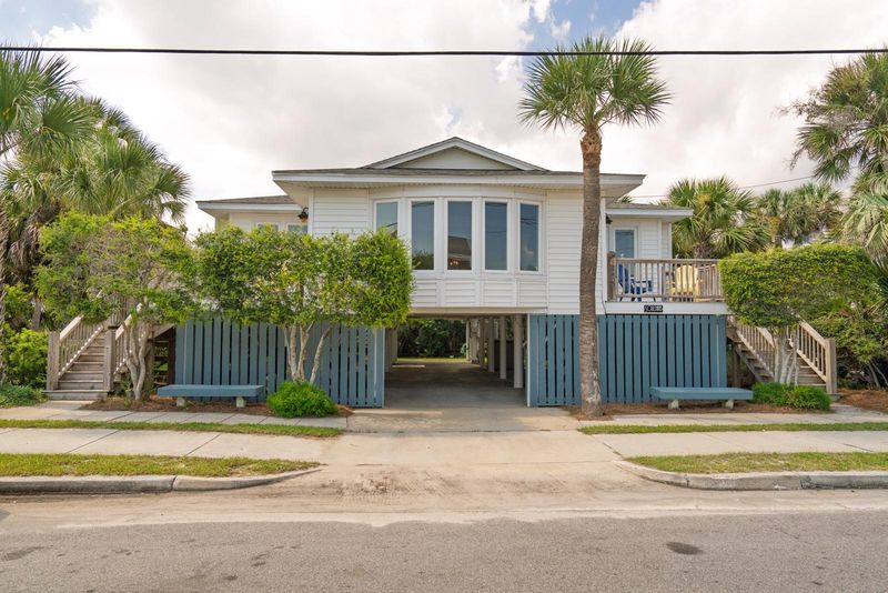 207 Palmetto Blvd, Edisto Island, SC 29438