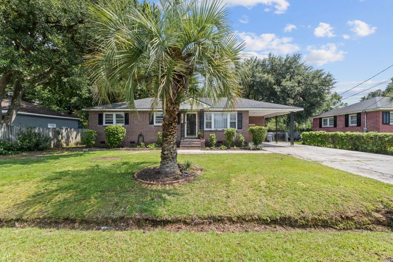 7038 Kenneth Dr, North Charleston, SC 29406
